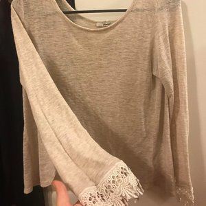 Long sleeve+open back sweater+beautiful lace wrist